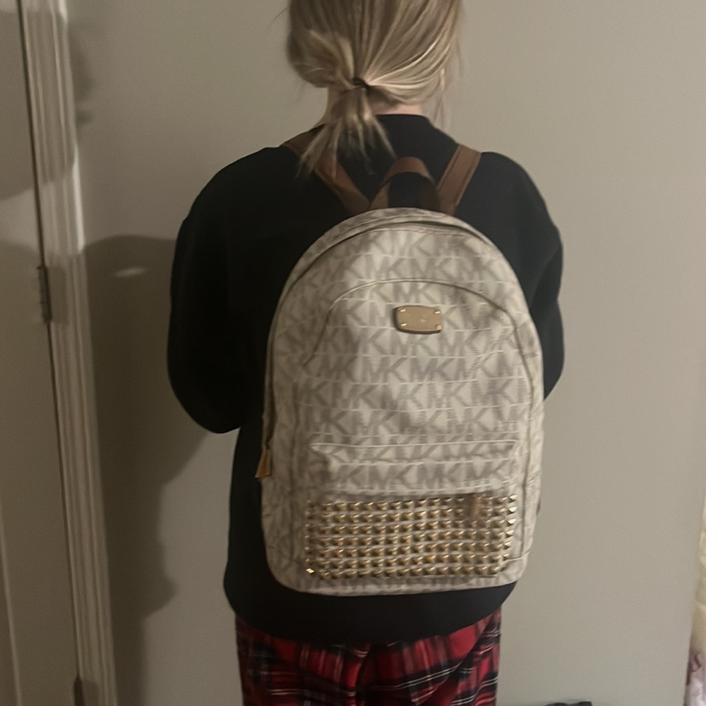 Michael Kors backpack! Barely used - Picture 2 of 3